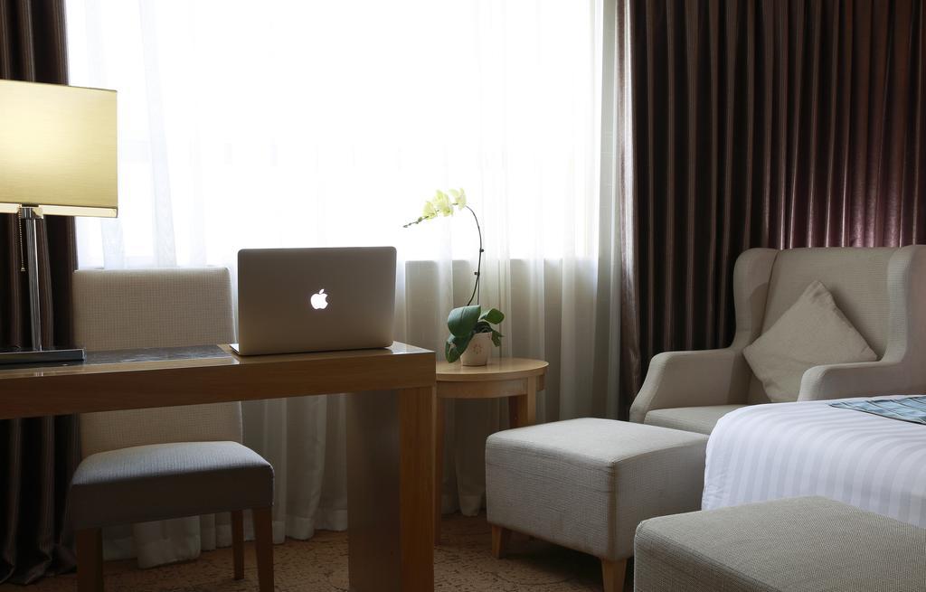 Winterless Hotel Beijing Exterior photo